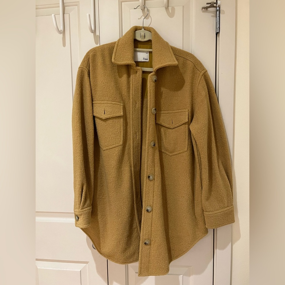 Aritzia - Wilfred Free - the original shirt jacket in yellow - good condition